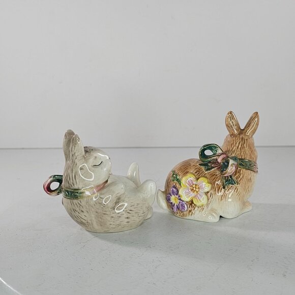 Fitz And Floyd Woodland Spring Bunny Rabbit Salt & Pepper Shaker Set Leaf Plate - Picture 4 of 13